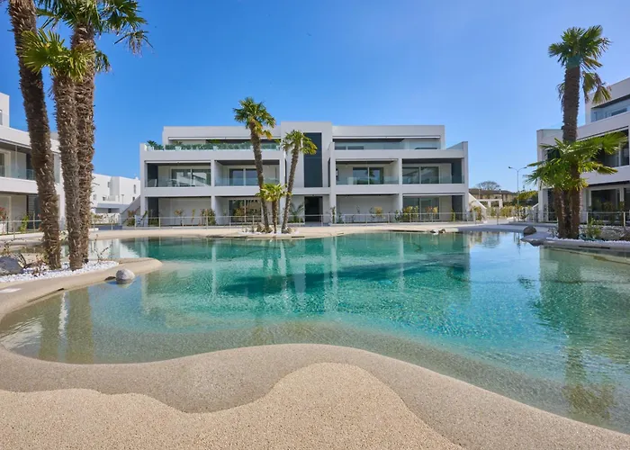 Apartment Twin Bays D02