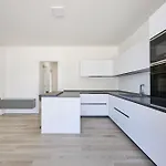 Twin Bays D02 Apartman